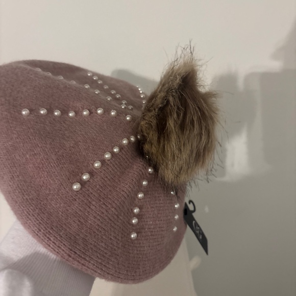 NWT mauve beret with pompom and pearl detail perfect to gift Christmas - Picture 5 of 5